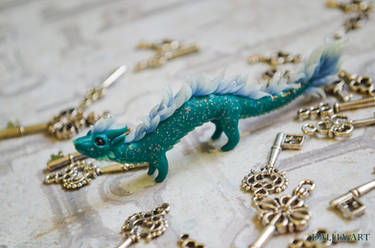 Miniature figurine eastern dragon