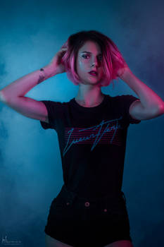 Retrowave Girl