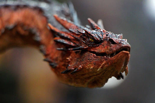 Weta Smaug Statue