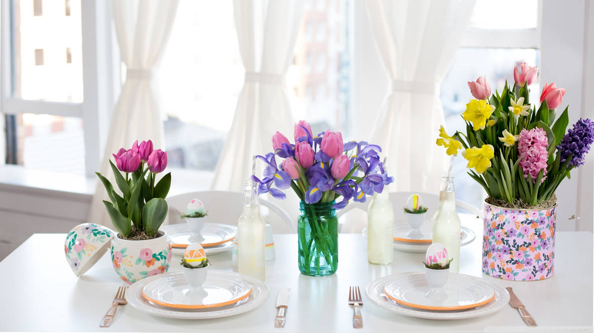 Тюльпаны в интерьере. Весенний декор интерьера. Весенняя сервировка стола. Цветы на обеденном столе. Украшение пасхального стола.