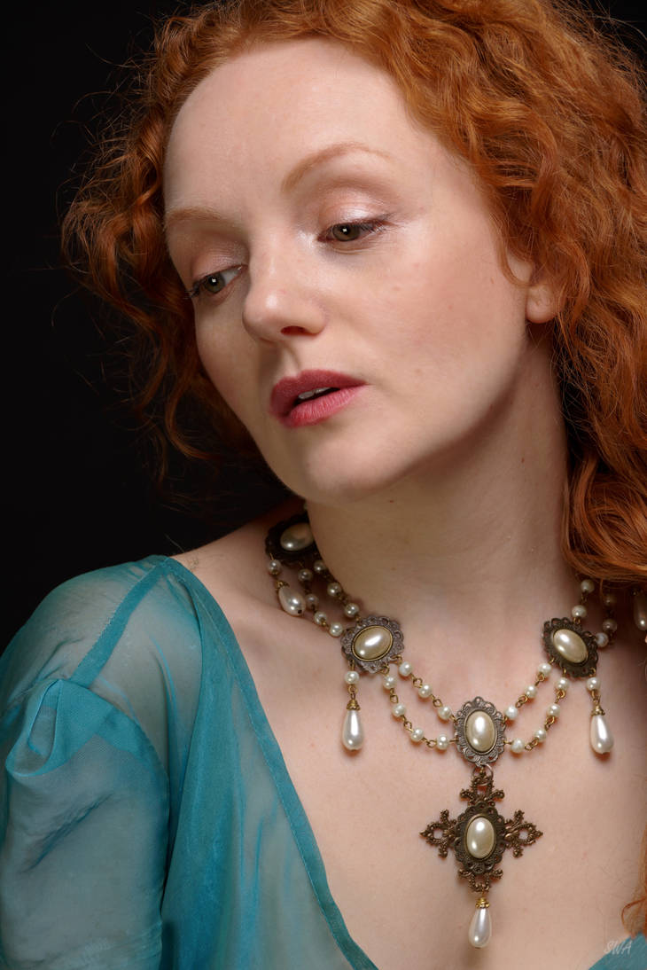 Pre Raphaelite Laura Pre-raphaelite Beauty by SWA-Photo on DeviantArt