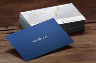 Free-Business-Card-Mock-Up-Psd