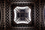 The center of the Eiffel by hellslord