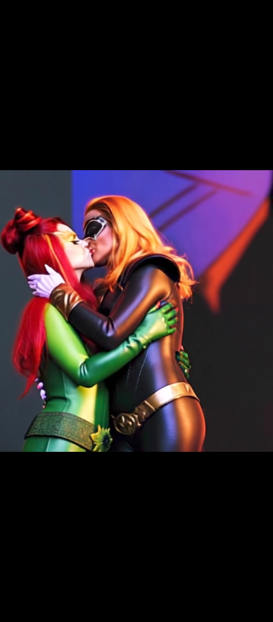 Batgirl And Poison Ivy Kiss 4 By Silver041894 On DeviantArt batgirl-and-poison-ivy-kiss-4-by-silver041894-on-deviantart