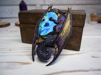 Dragon necklace with labradorite