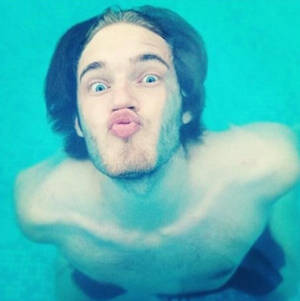 PewDiePie Duck Face!!!