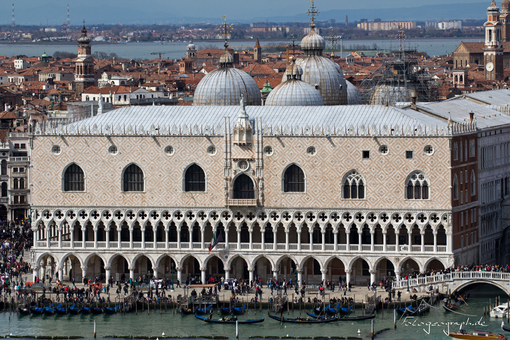 Rush hour Palazzo Ducale