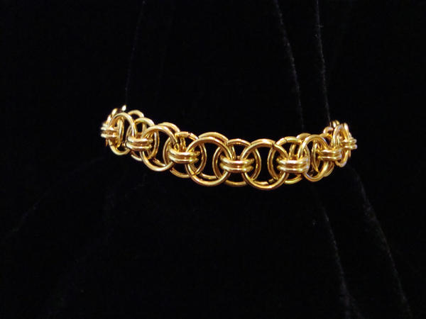 Gold Jumpring Bracelet