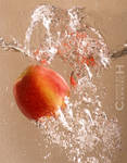 Splashing Apple n.5 by Carnisch