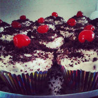 Chocolate and cherry cupcakes