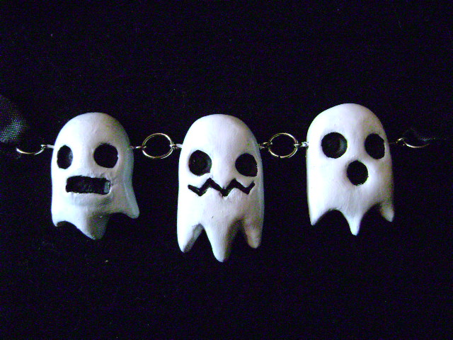 3 ghosts necklace