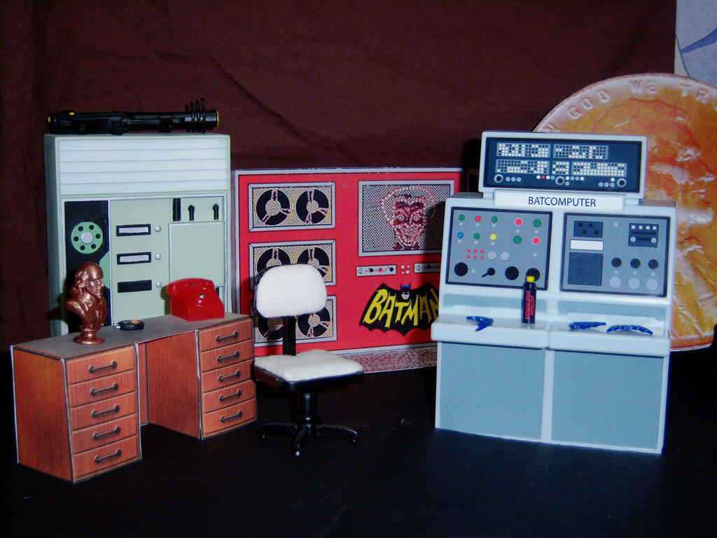 Batcomputer and Work Area by WeirdFantasticToys on DeviantArt