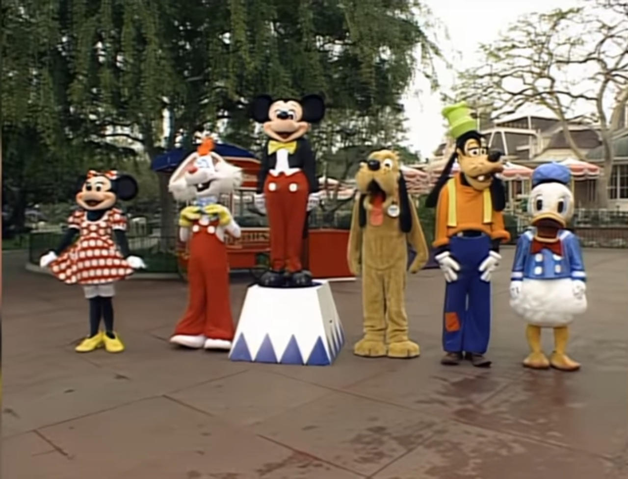Mickey Mouse and friends ft. Roger Rabbit in Disne by Lahmom2000 on ...