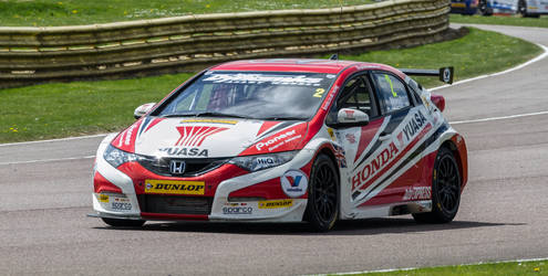 BTCC - Neal Wins 1st Round