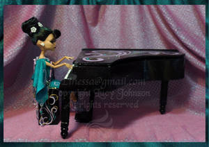 Elise the Pianist (trinket box)