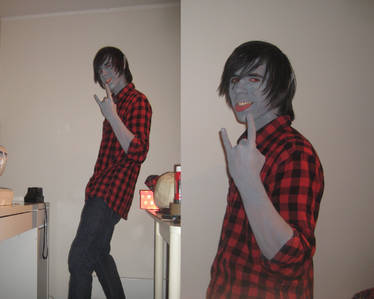 I only drink shades of red (Marshall Lee cosplay)