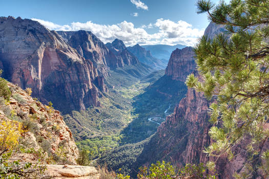 Angels Landing Tunnel View