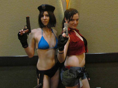 Swimsuit Jill Valentine and Claire Redfield