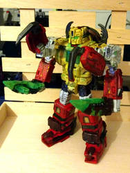 Transformers TR Deluxe Repugnus four arms
