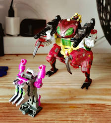 Transformers TR Deluxe Repugnus standoff