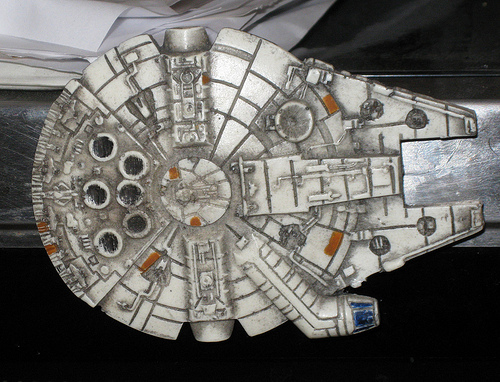 Millenium Falcon Magnet