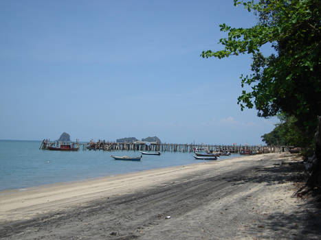 pantai pasir hitam