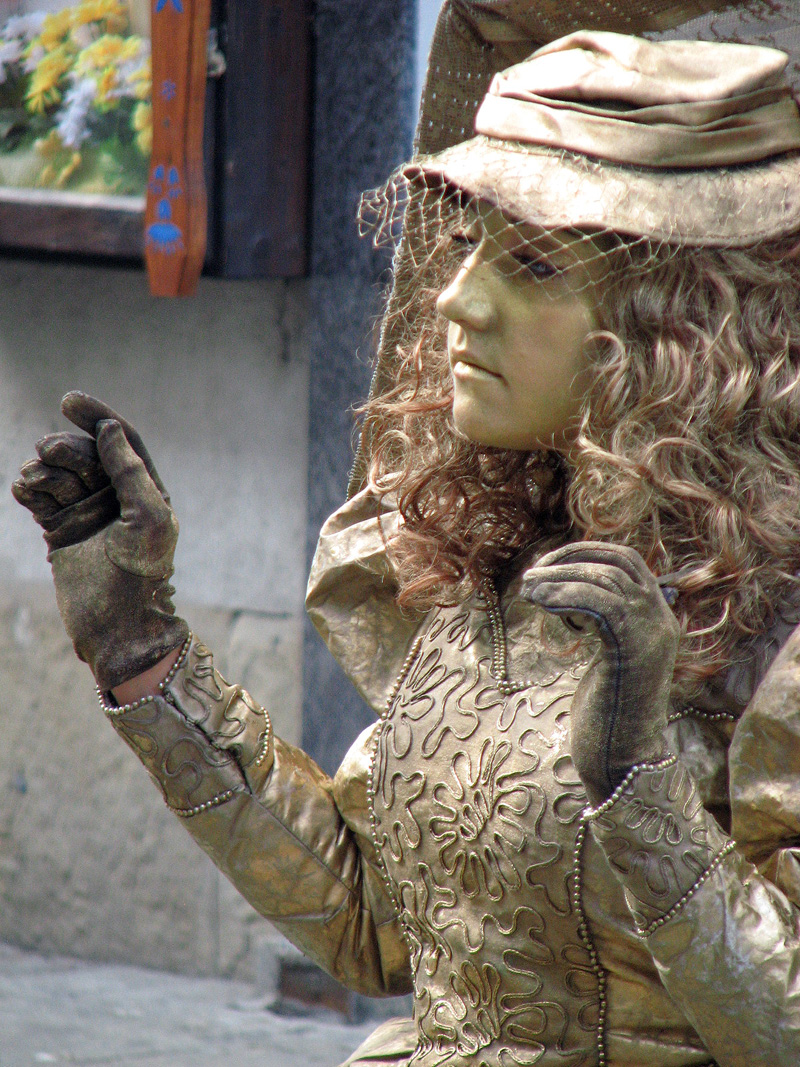 living statue 01