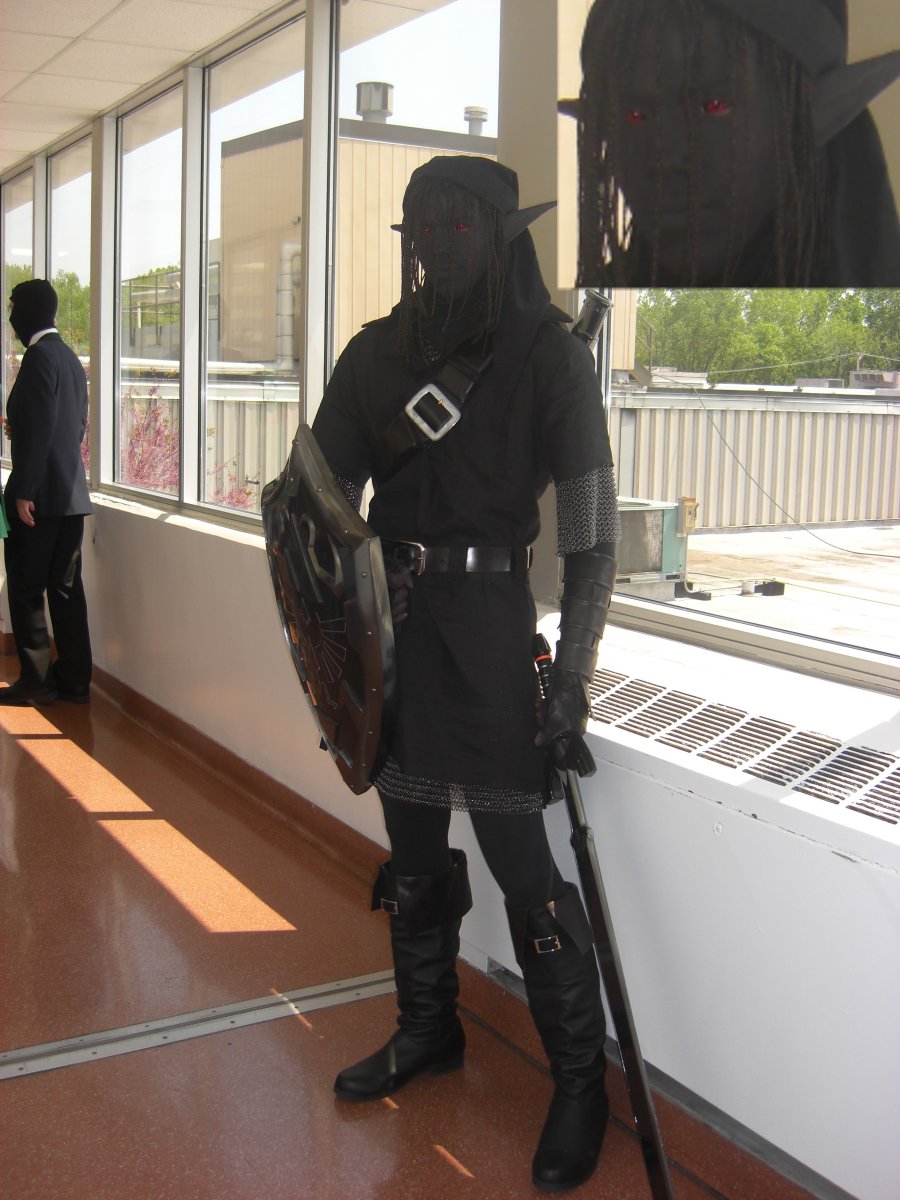 Dark Link cosplayer