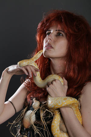 Snake V by RavienneArt