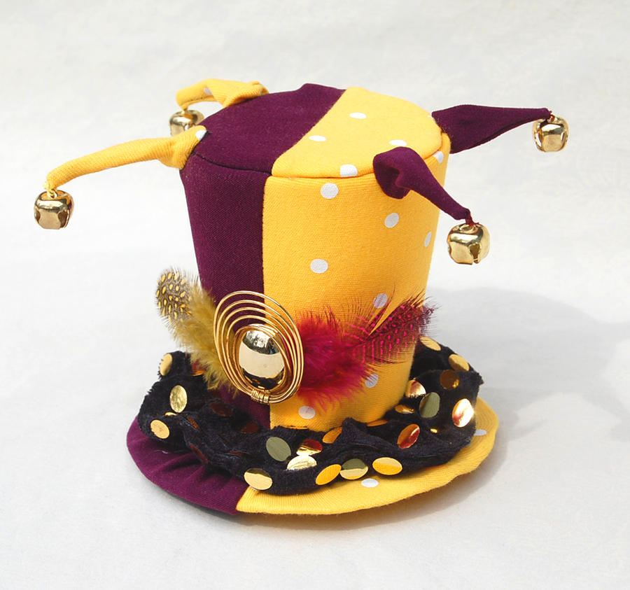 Tiny Top Hat: Court Jester