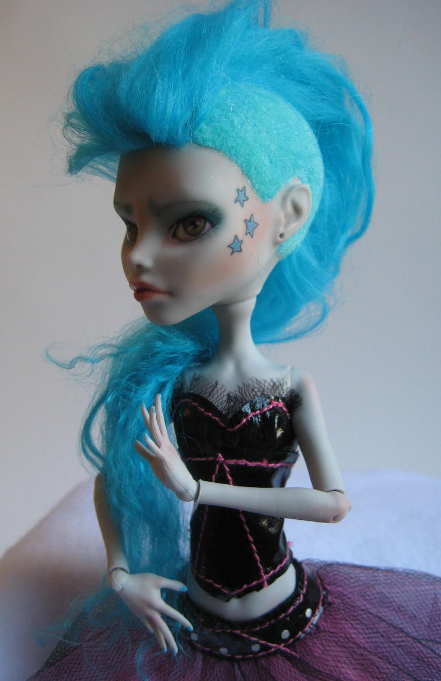 Ghoulia's GlamPunk makeover