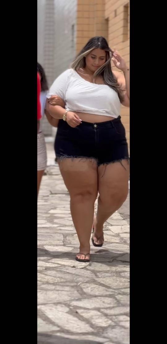 Қатал араб секс треблясы Шұлық киген жалаңаш жұлдыздар