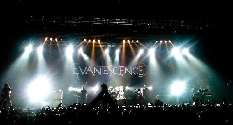 Evanescence live in Dubai by 8xhx8