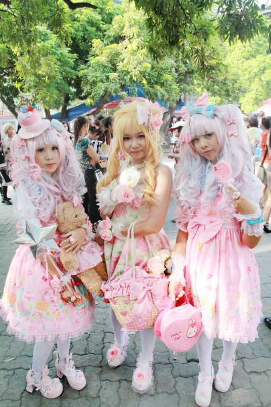 Sweet Lolita X Hime Gyaru