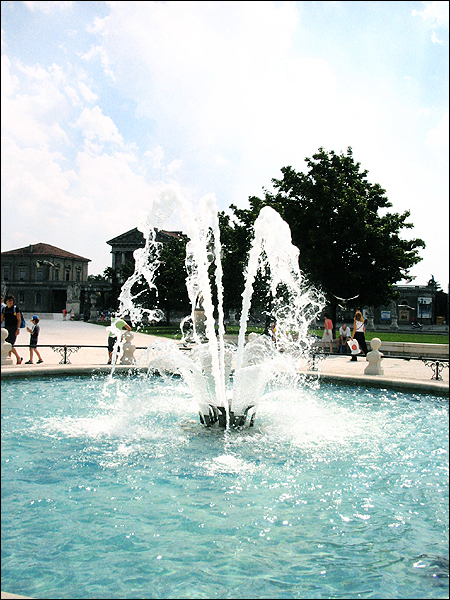 blue-fountain