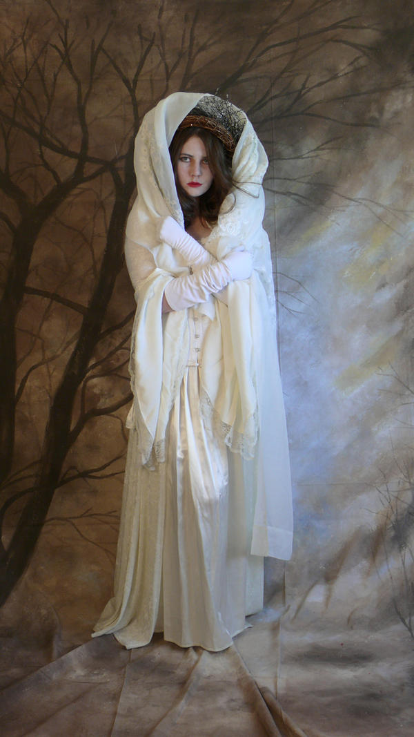 lady winter hooded