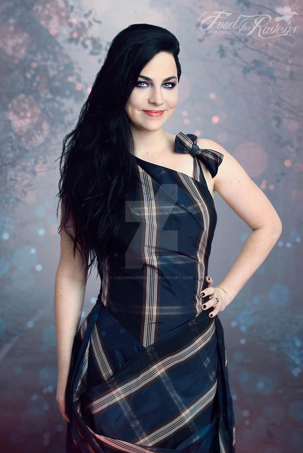 amy lee black dress The Sweet Nostalgia of Amy Lee's Romantic Mall Goth Fashion : r/popculturechat