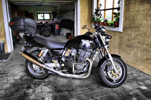 hdr suzuki