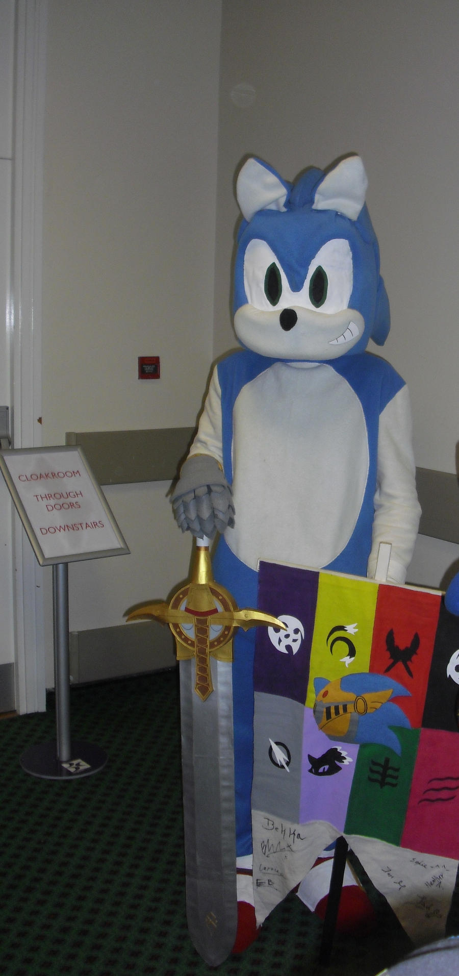 Sonic cosplayer SoS 2012