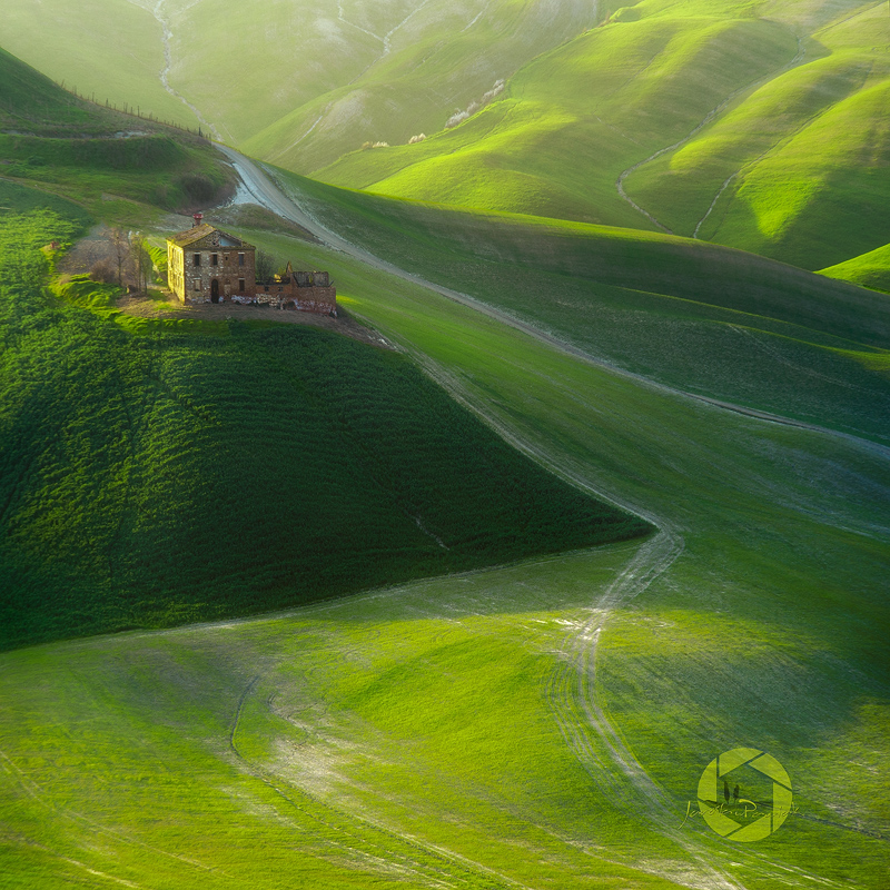 Farmhouse.../Tuscany, Italy