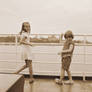 Petites Filles sur le Pont II