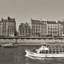 The Lutece cruise the Seine