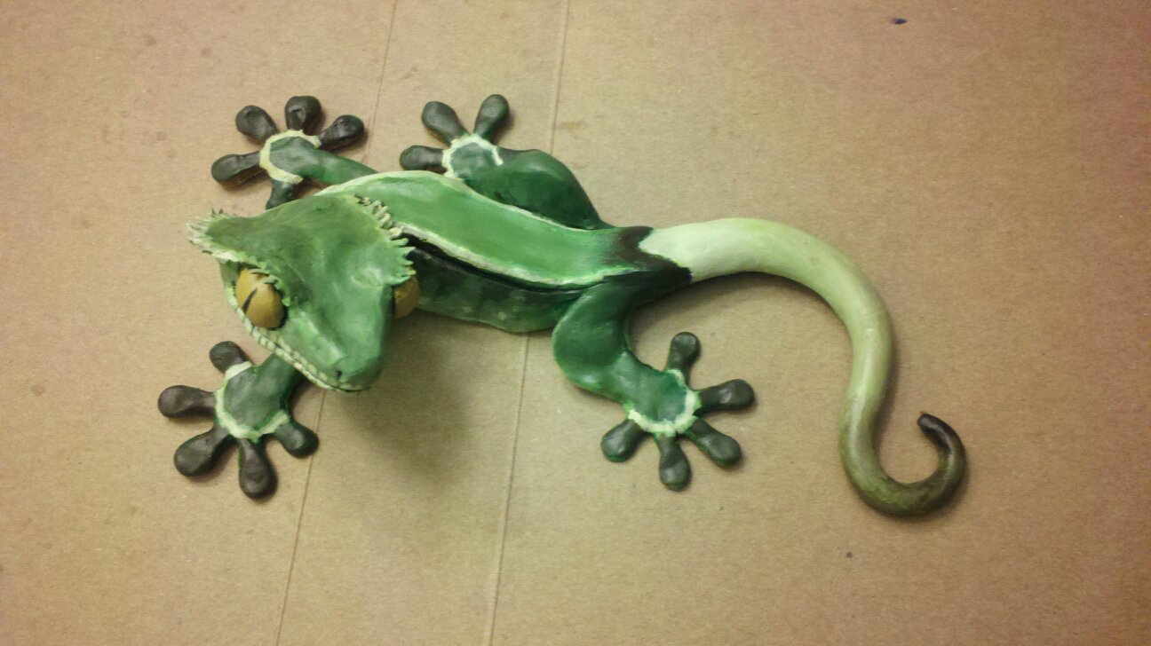 Green Crested Geko Sculpture View1