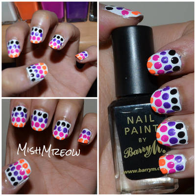 Dotted Nail Gradient