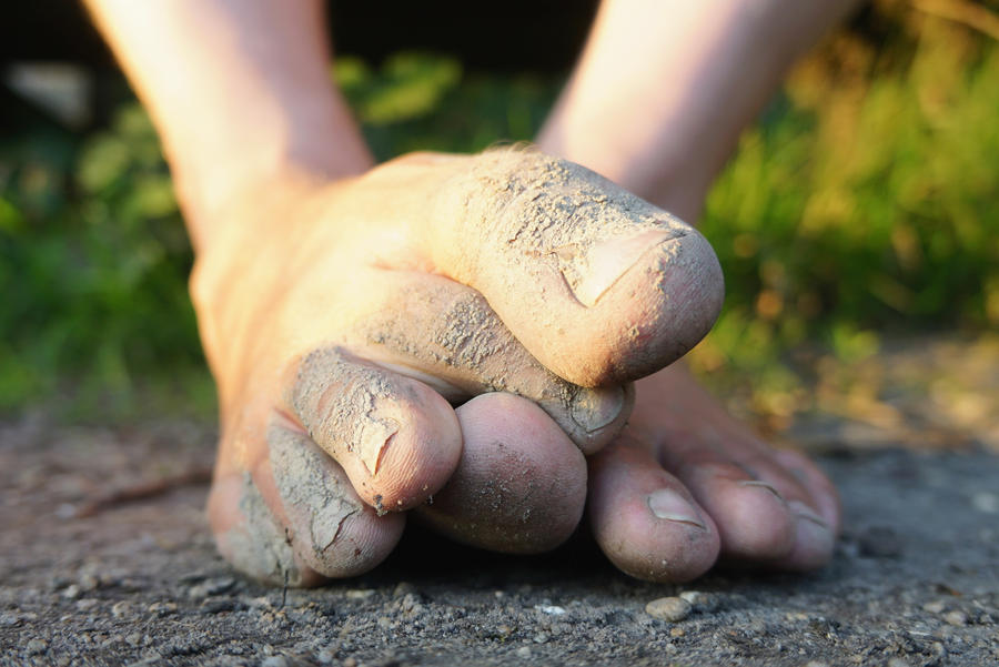 Interlinked Toes Dirty Toes Touching by ohmyfootsteps on DeviantArt