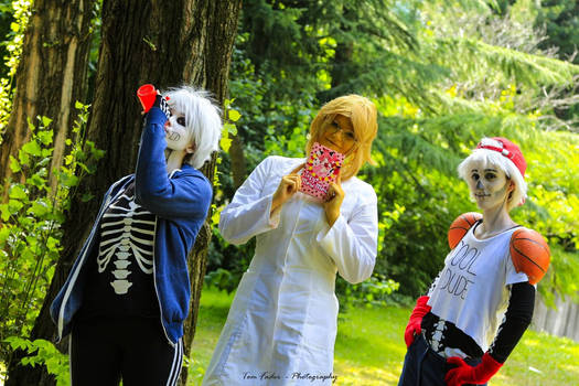 Undertale Cosplay Alphys and the Skelebrothers