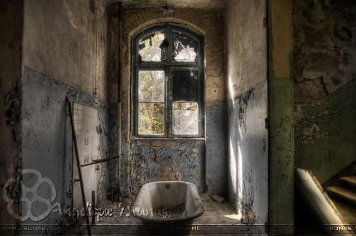 Urbex - Wash away the years