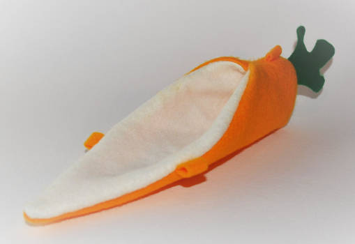 Hamster hammock 'carrot'