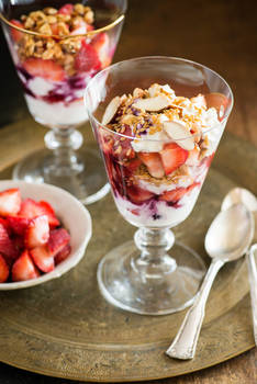 Yogurt with strawberries, nuts and flax seeds