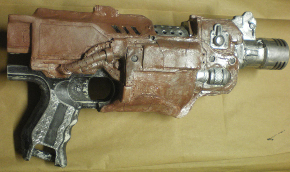 Alien Gun_Final_Paint up and Detail_012 by GoldRangerKicksass on DeviantArt